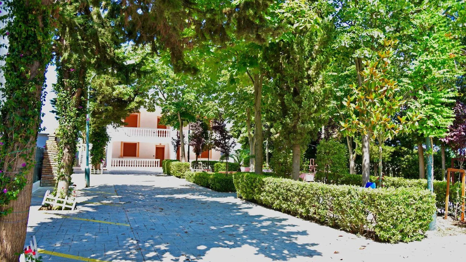 Vila Gridi- Apartamente Me Qera Spille 0*,